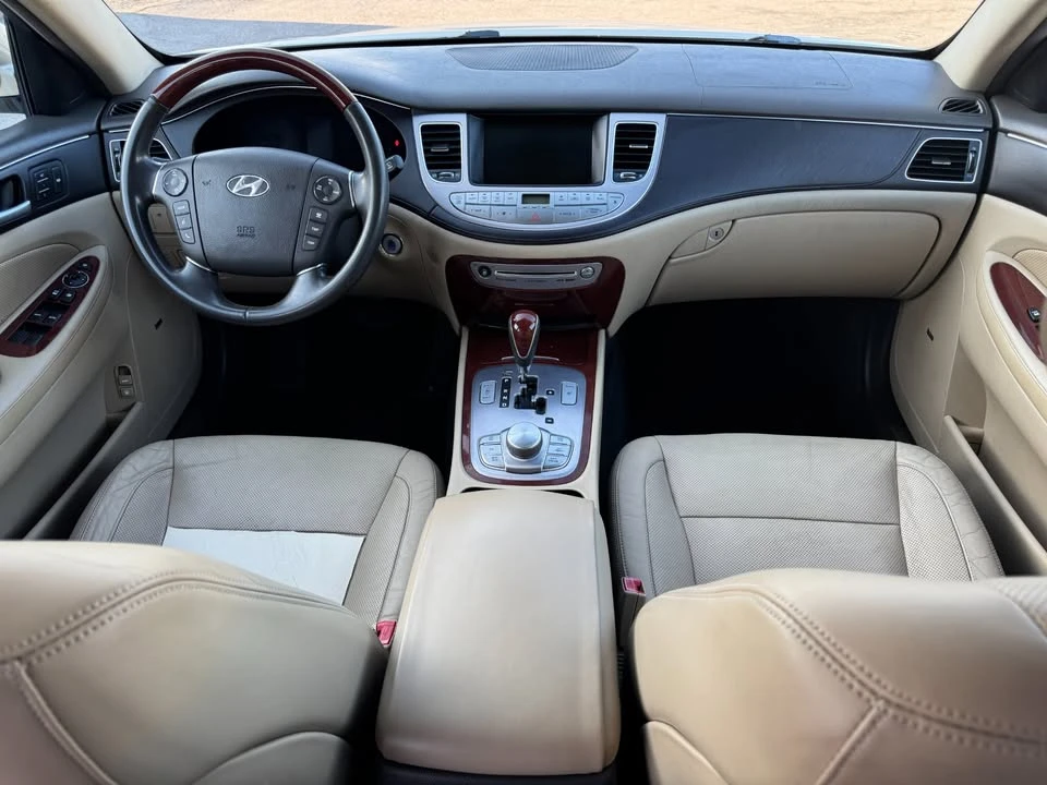 2012 Hyundai Genesis - Image 15 of 20