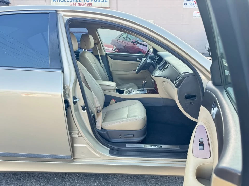2012 Hyundai Genesis - Image 12 of 20