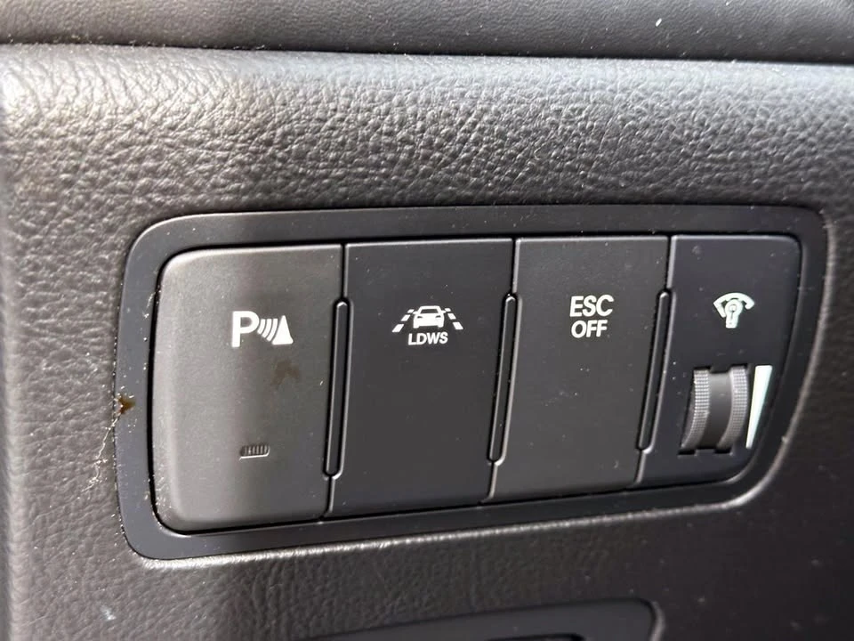 2012 Hyundai Genesis - Image 18 of 19