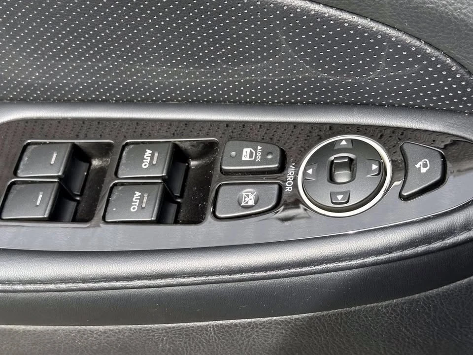 2012 Hyundai Genesis - Image 15 of 19