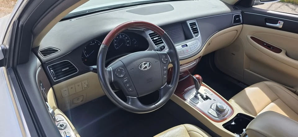 2012 Hyundai Genesis - Image 8 of 14