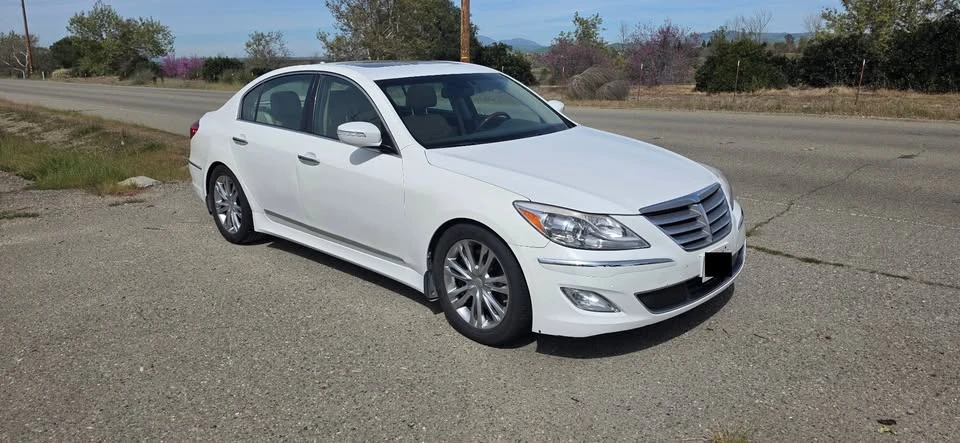 2012 Hyundai Genesis - Image 3 of 14