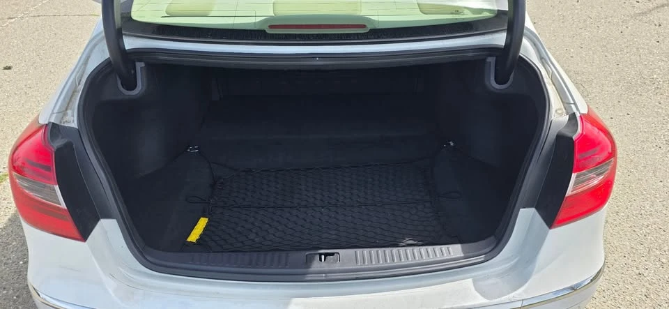 2012 Hyundai Genesis - Image 11 of 14