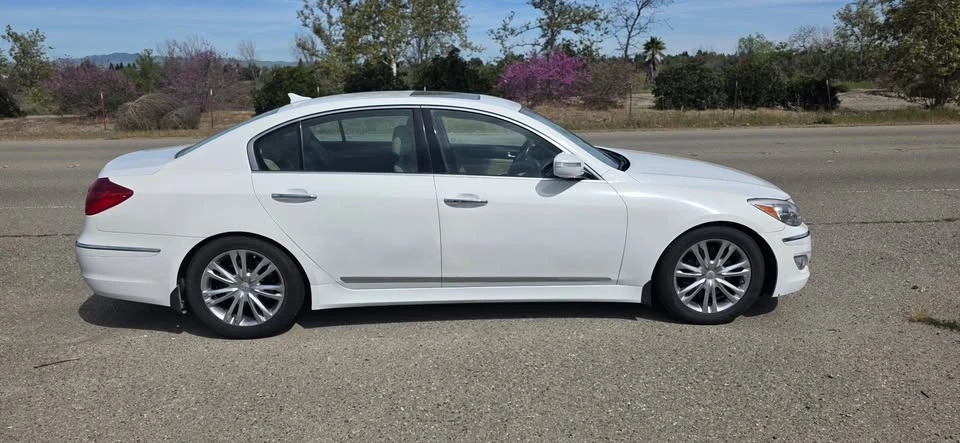 2012 Hyundai Genesis - Image 4 of 14