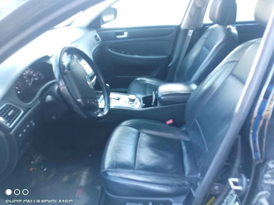 2012 Hyundai Genesis - Image 5 of 7