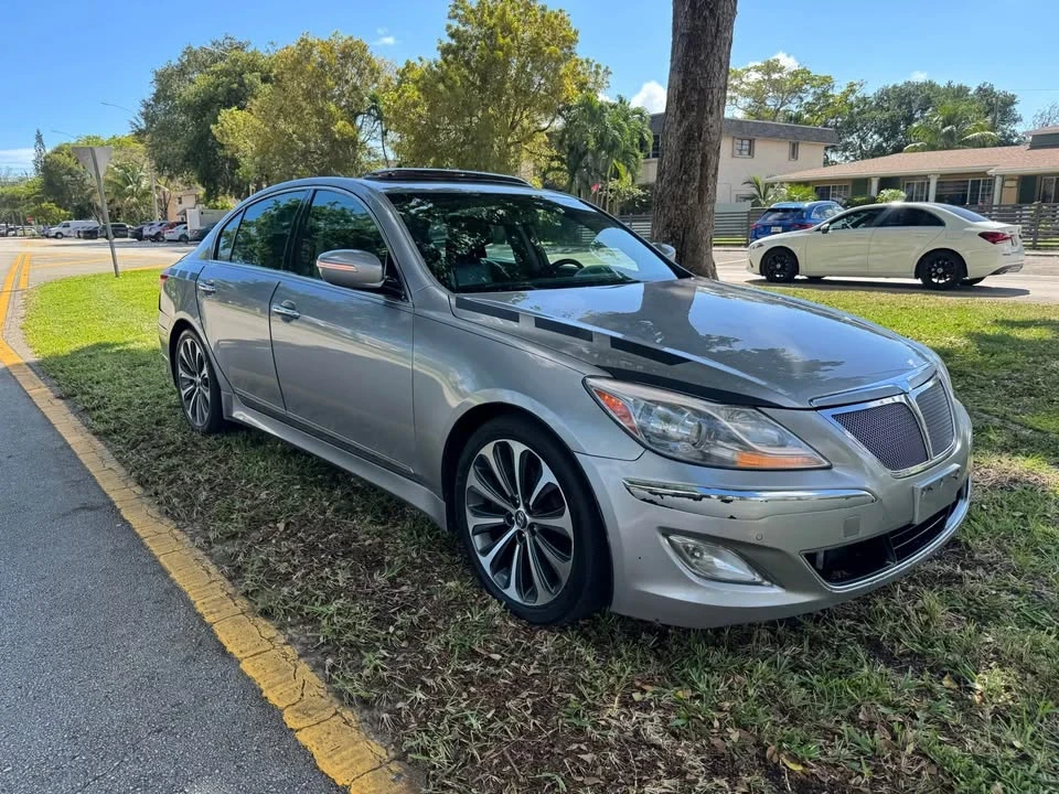 2012 Hyundai Genesis - Image 2 of 13