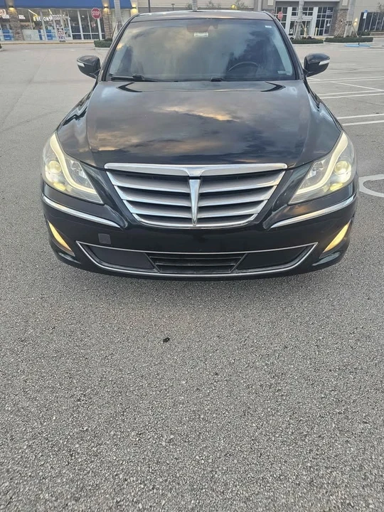 2012 Hyundai Genesis - Image 2 of 10