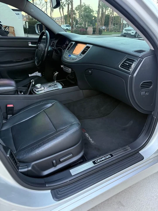 2012 Hyundai Genesis - Image 14 of 15