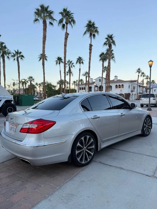 2012 Hyundai Genesis - Image 6 of 15