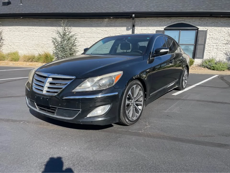 2012 Hyundai Genesis - Image 3 of 10