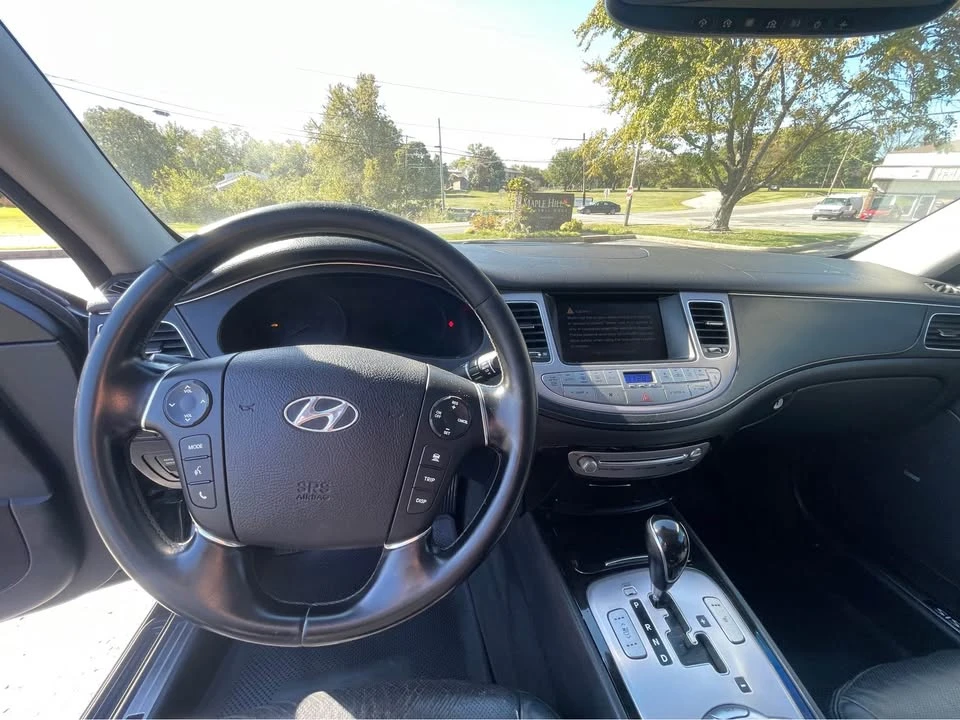 2012 Hyundai Genesis - Image 5 of 10