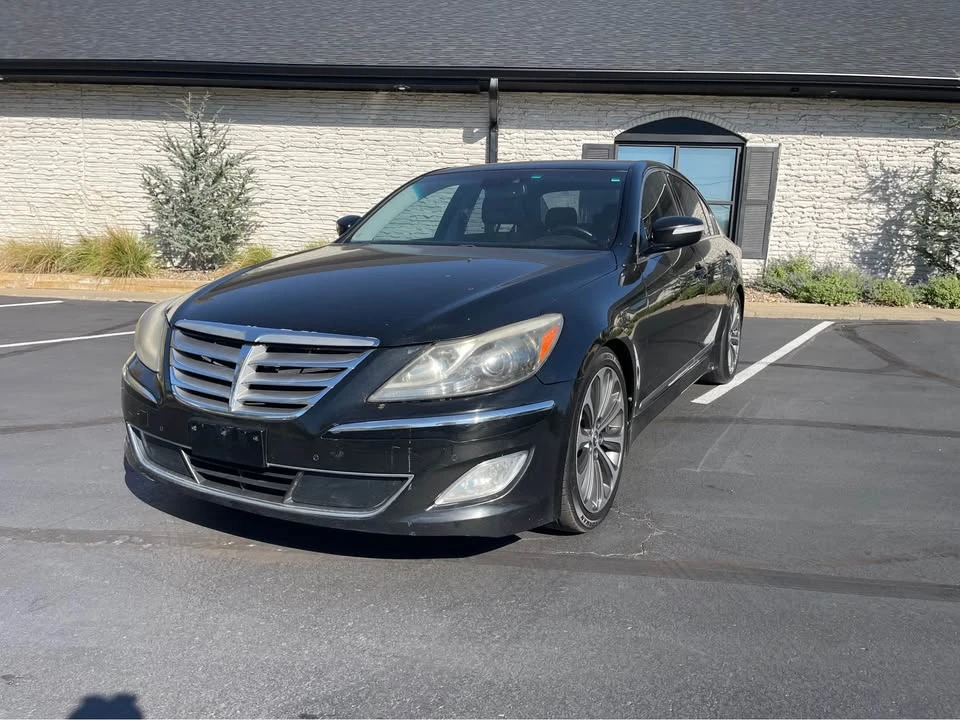 2012 Hyundai Genesis - Image 9 of 10