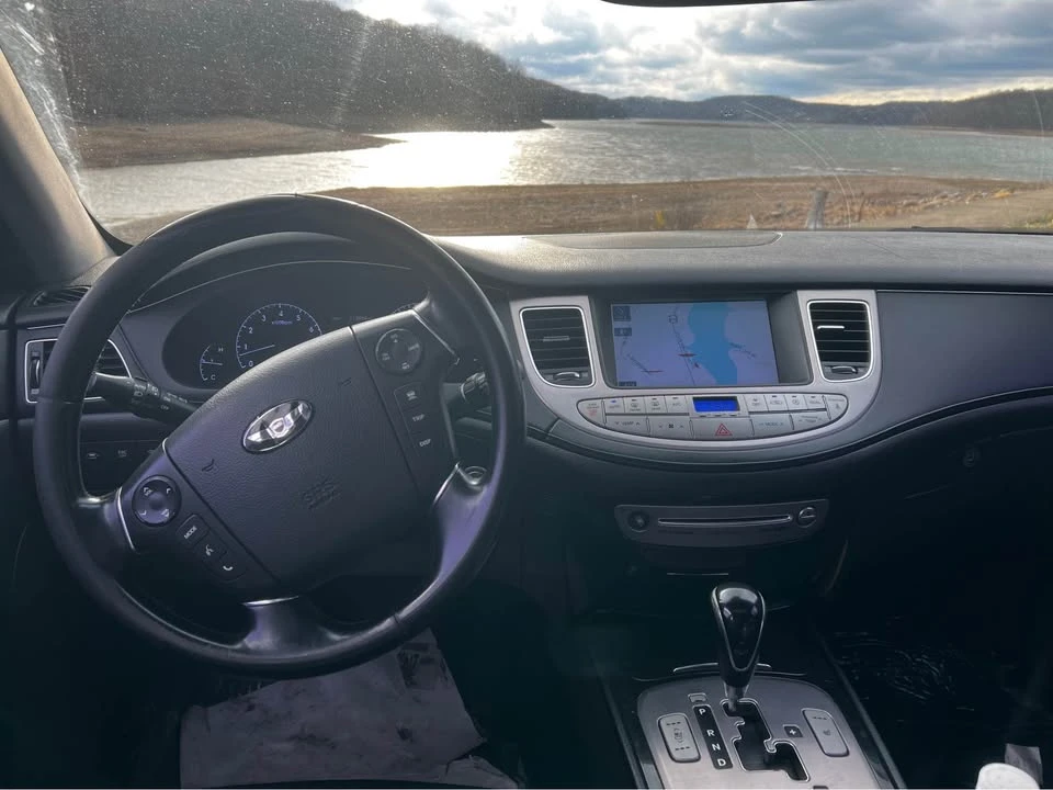 2012 Hyundai Genesis - Image 5 of 8