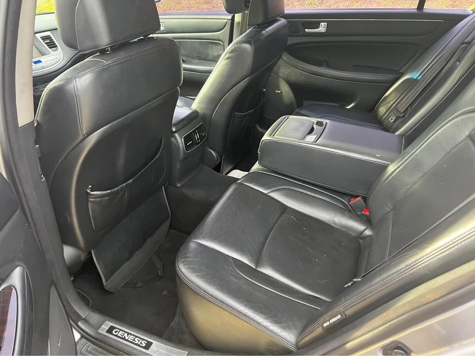 2012 Hyundai Genesis - Image 7 of 8