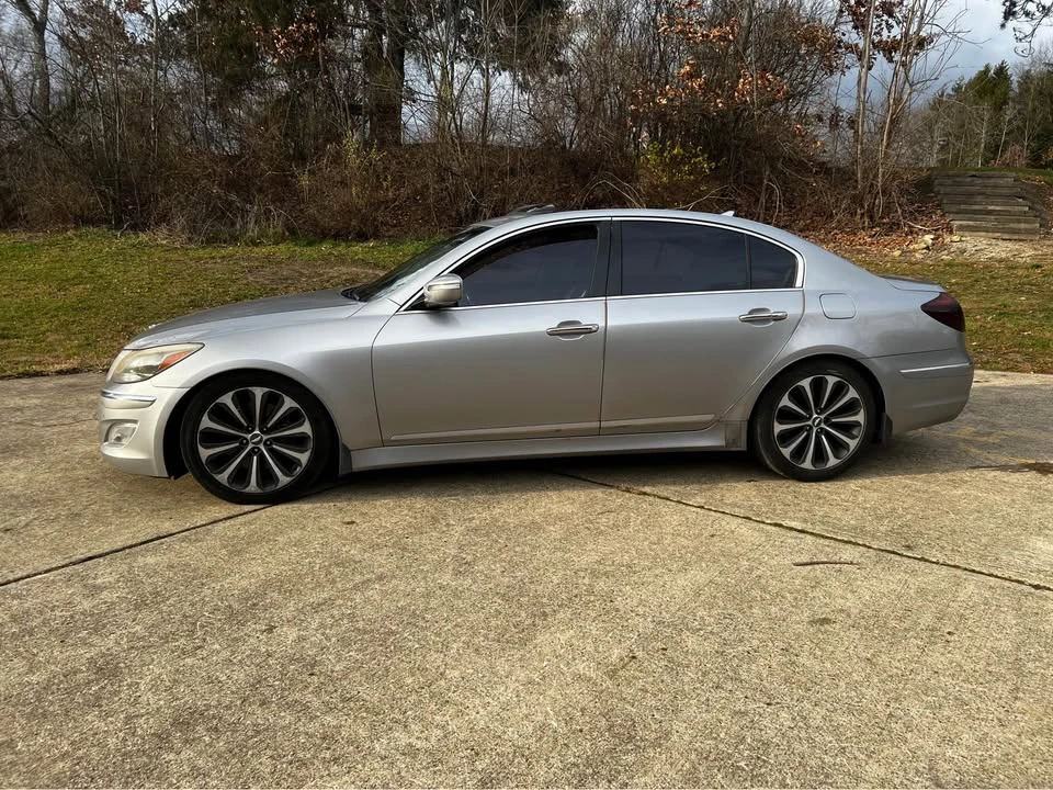 2012 Hyundai Genesis - Image 4 of 8