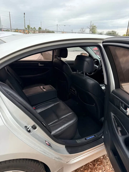 2012 Hyundai Genesis - Image 8 of 13