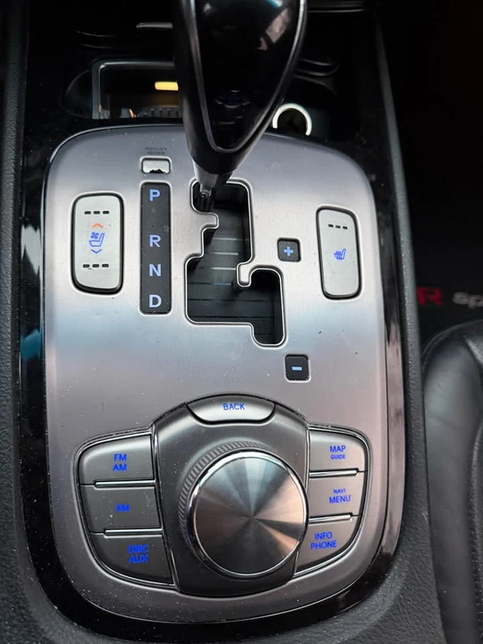 2012 Hyundai Genesis - Image 10 of 13