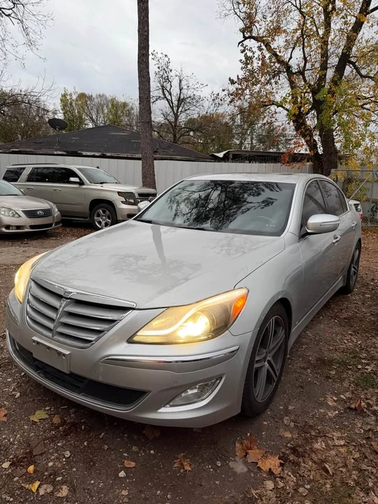 2012 Hyundai Genesis - Image 2 of 13
