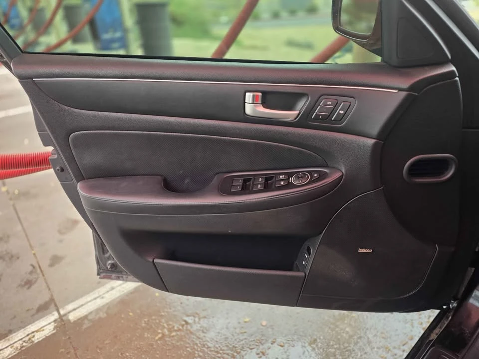2012 Hyundai Genesis - Image 7 of 7