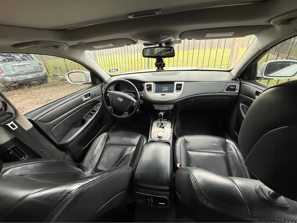2012 Hyundai Genesis - Image 8 of 9