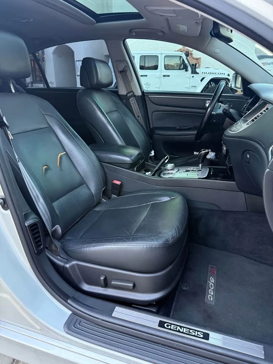 2012 Hyundai Genesis - Image 16 of 16