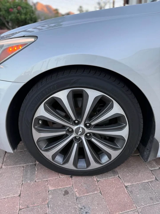 2012 Hyundai Genesis - Image 7 of 16