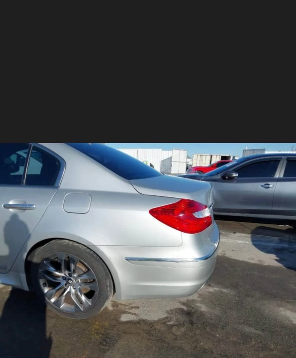 2012 Hyundai Genesis - Image 4 of 5