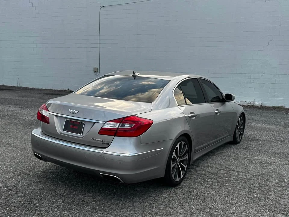 2012 Hyundai Genesis - Image 8 of 16