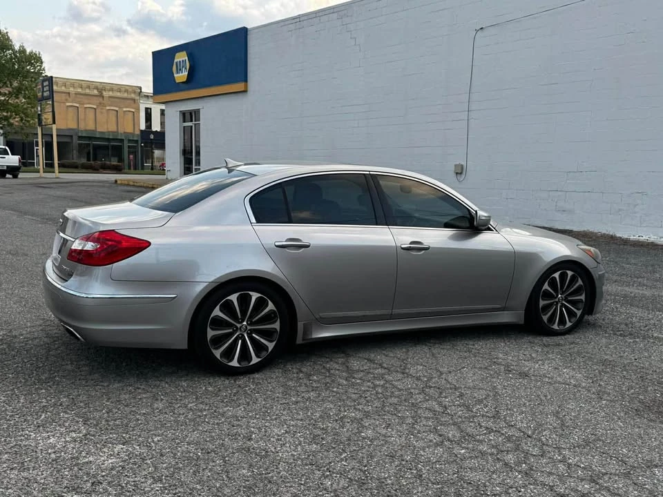 2012 Hyundai Genesis - Image 7 of 16