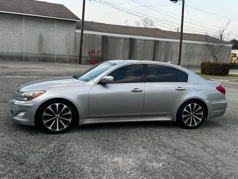 2012 Hyundai Genesis - Image 14 of 18