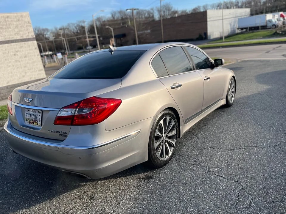 2012 Hyundai Genesis - Image 6 of 14
