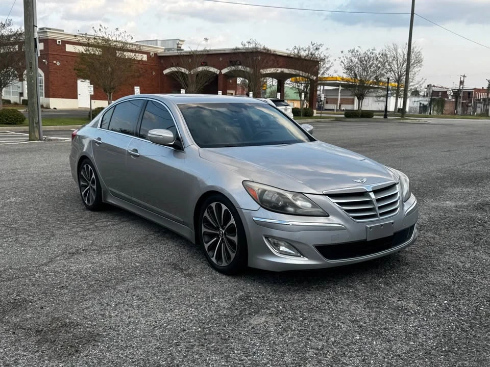 2012 Hyundai Genesis - Image 10 of 18