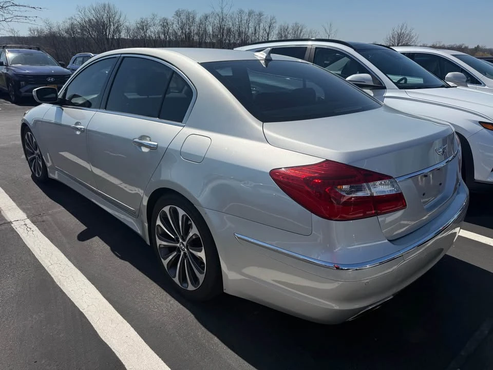 2012 Hyundai Genesis - Image 4 of 8