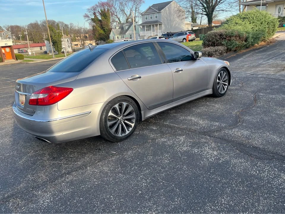 2012 Hyundai Genesis - Image 4 of 10