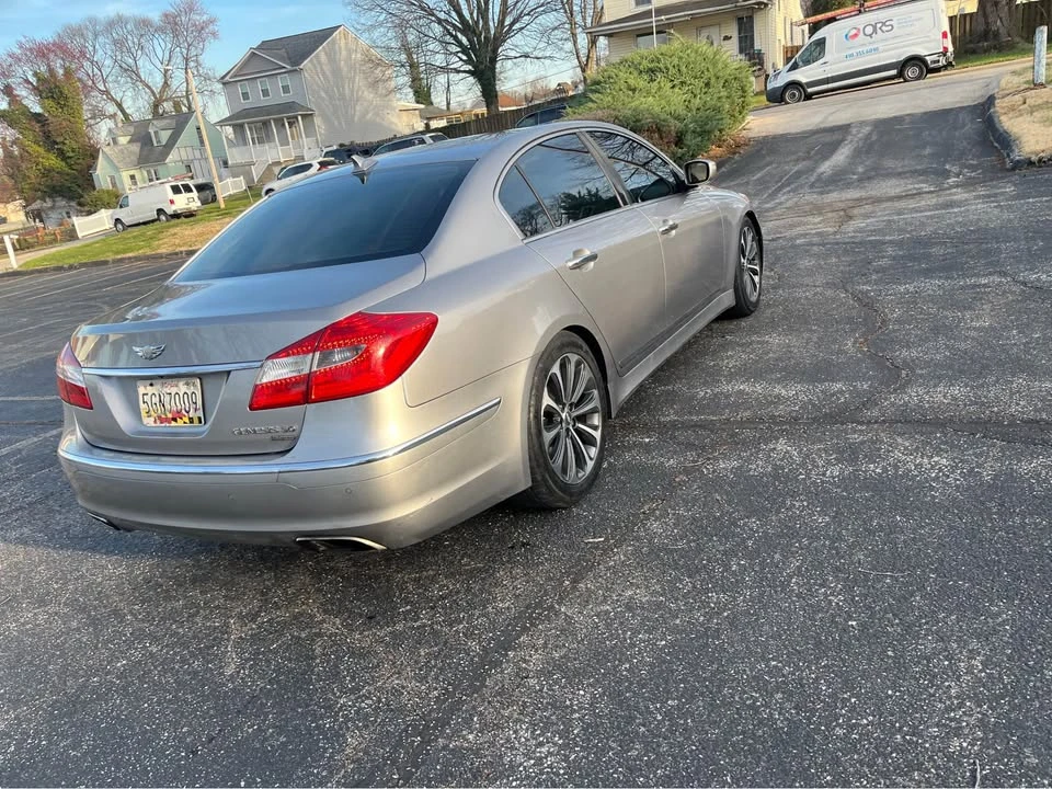 2012 Hyundai Genesis - Image 5 of 10
