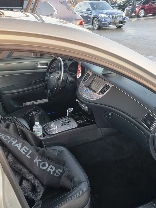 2012 Hyundai Genesis - Image 19 of 20