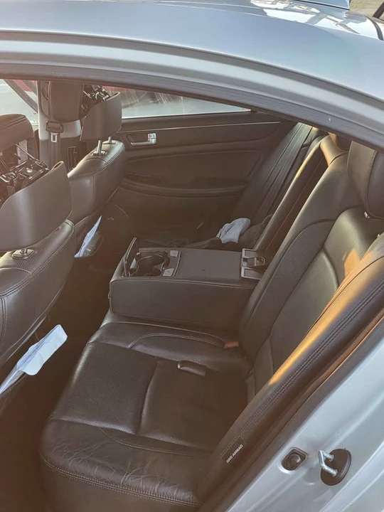 2012 Hyundai Genesis - Image 13 of 20