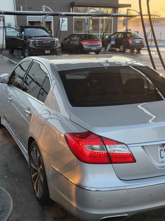 2012 Hyundai Genesis - Image 11 of 20