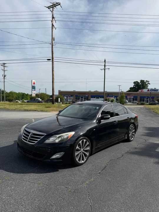 2012 Hyundai Genesis - Image 9 of 16