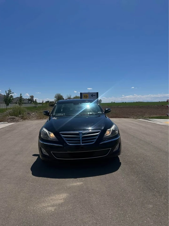 2012 Hyundai Genesis - Image 2 of 10