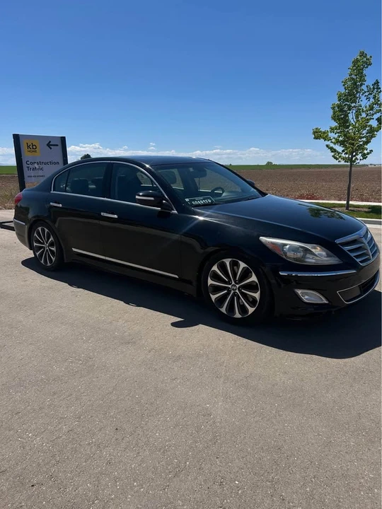 2012 Hyundai Genesis - Image 3 of 10