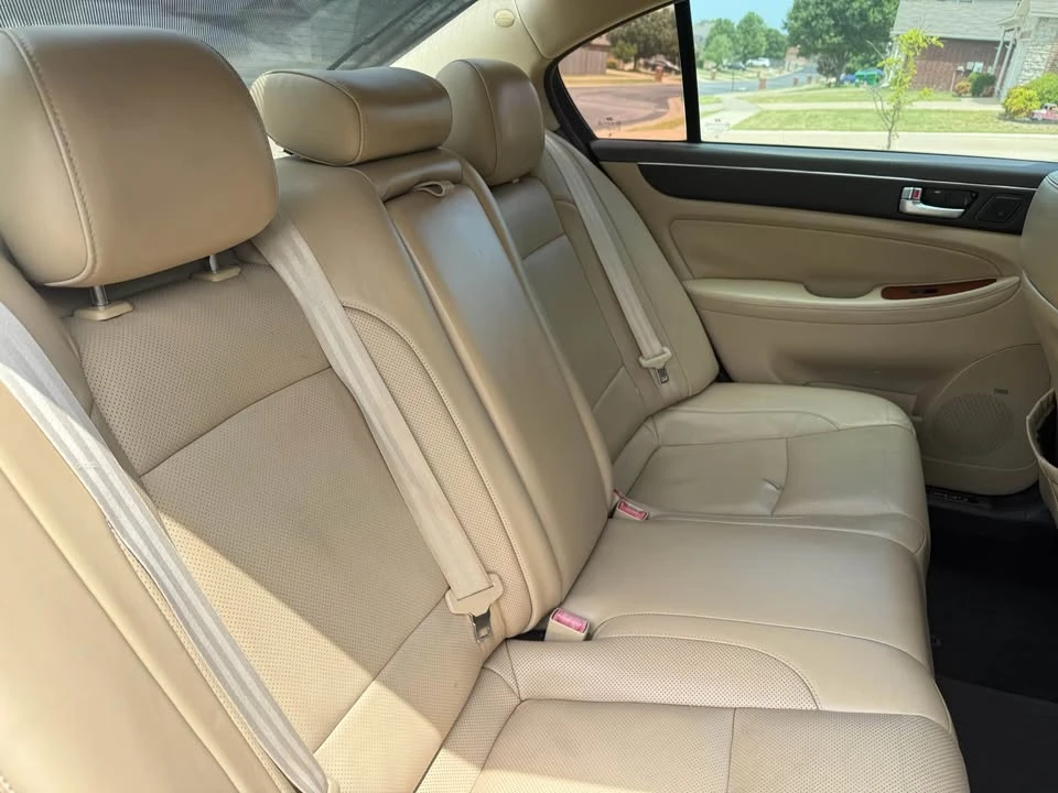 2012 Hyundai Genesis - Image 16 of 18