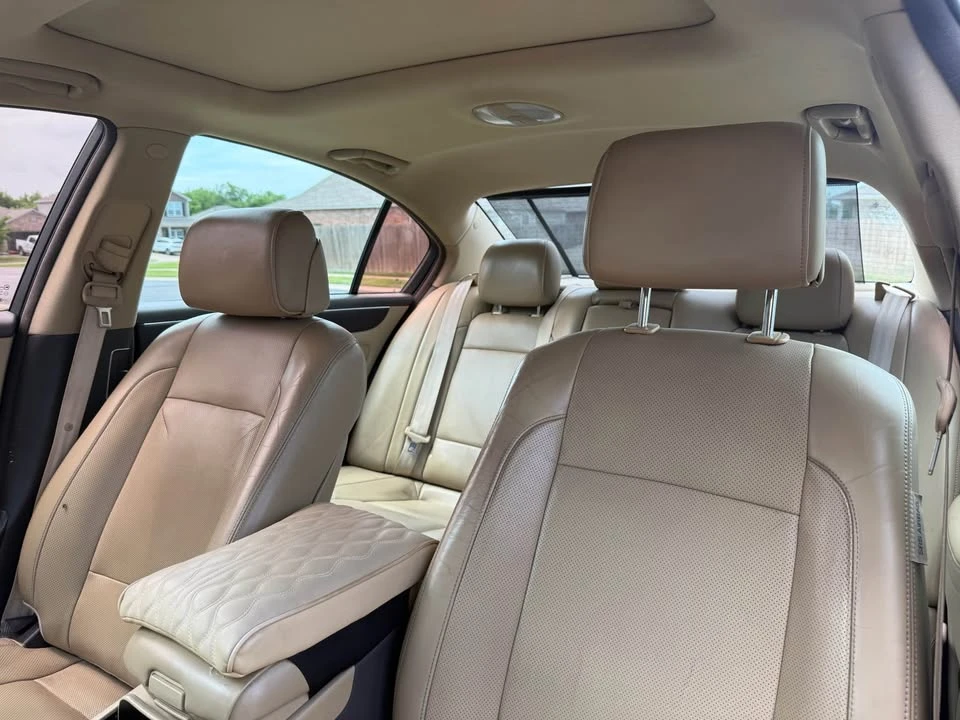 2012 Hyundai Genesis - Image 13 of 18