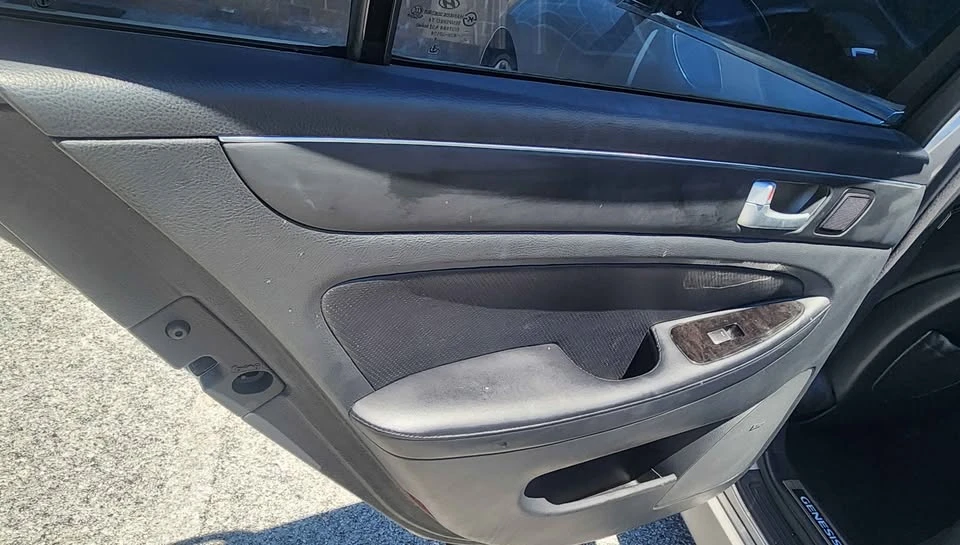 2012 Hyundai Genesis - Image 15 of 19