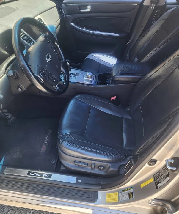 2012 Hyundai Genesis - Image 16 of 19