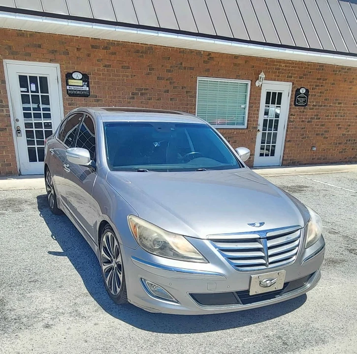 2012 Hyundai Genesis - Image 2 of 19