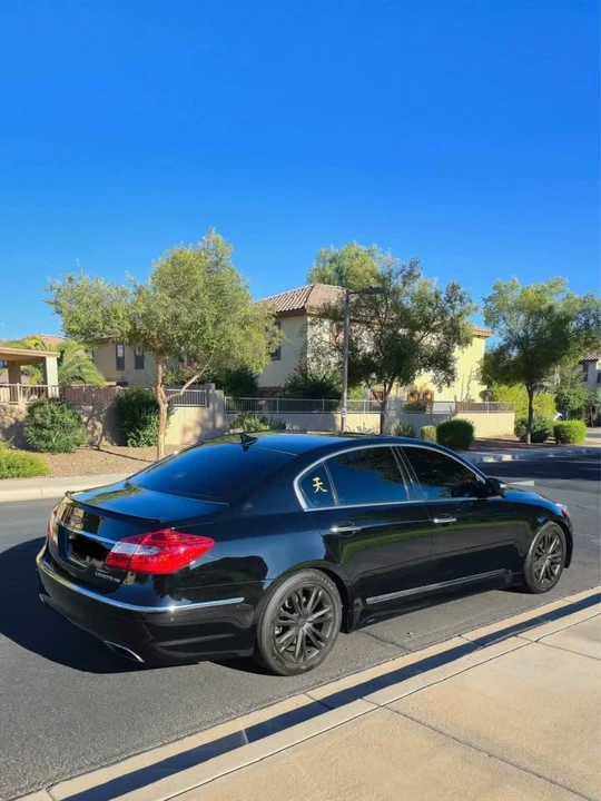 2012 Hyundai Genesis - Image 4 of 14