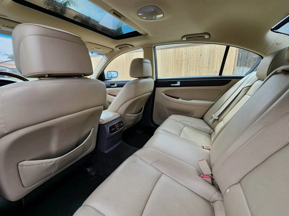 2012 Hyundai Genesis - Image 4 of 6
