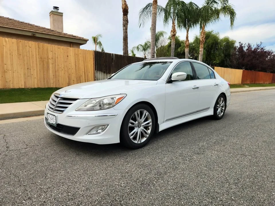 2012 Hyundai Genesis - Image 6 of 6