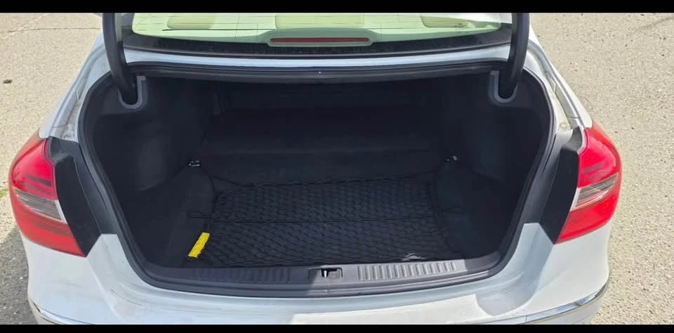 2012 Hyundai Genesis - Image 14 of 17
